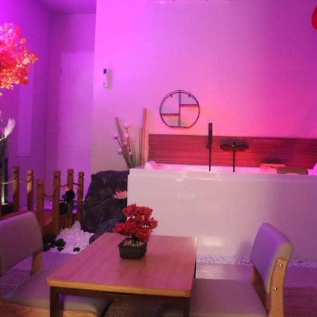Loveroom Japon Avec Balneotherapie تولون المظهر الخارجي الصورة
