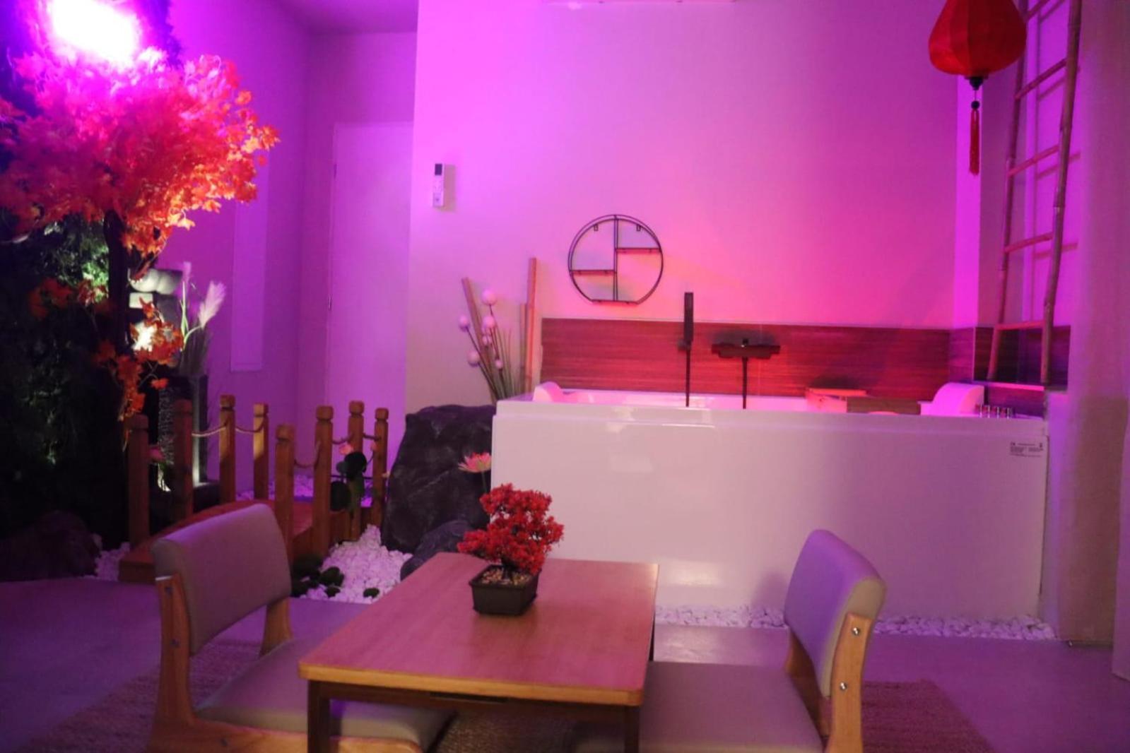 Loveroom Japon Avec Balneotherapie تولون المظهر الخارجي الصورة