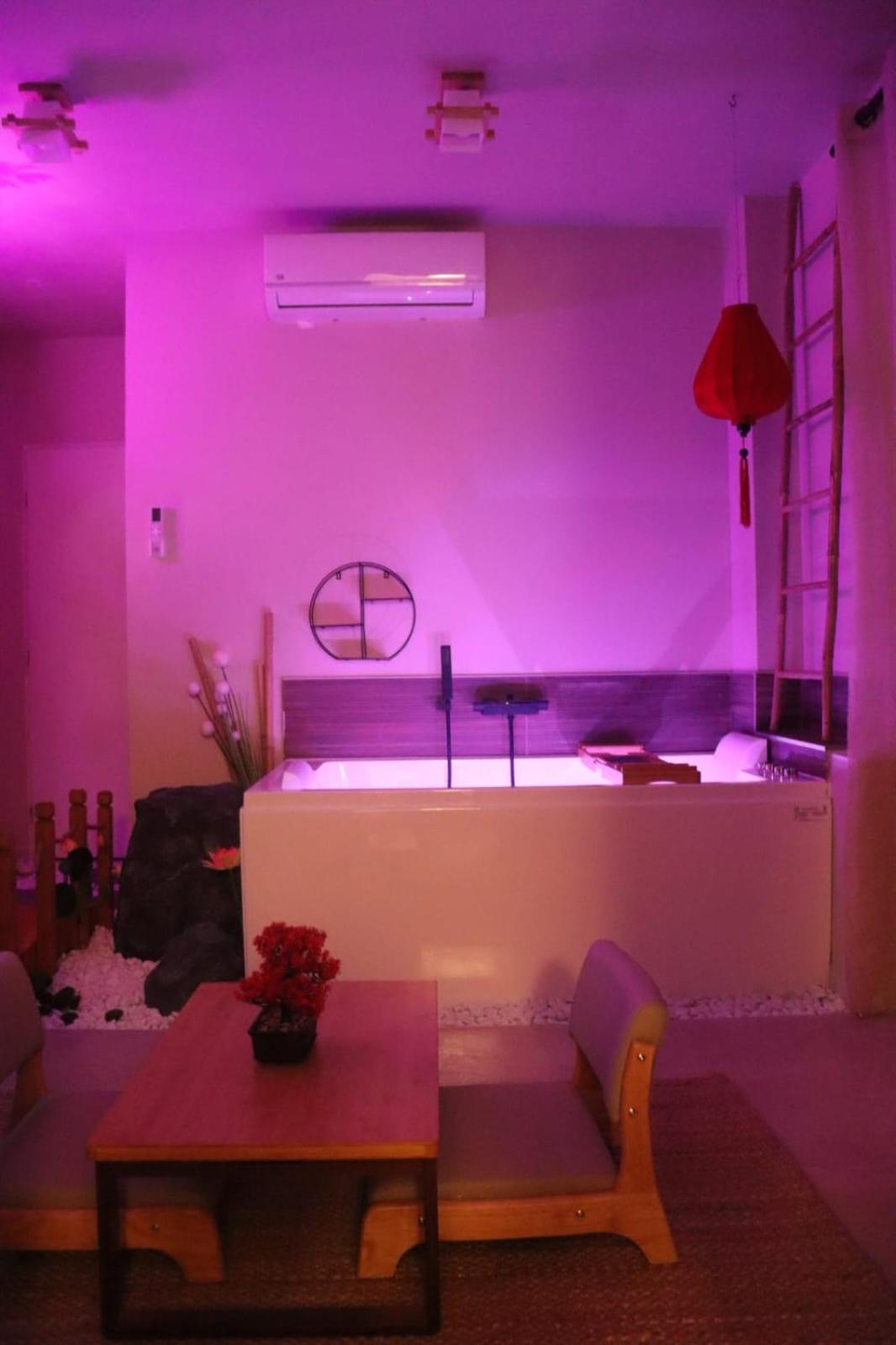 Loveroom Japon Avec Balneotherapie تولون المظهر الخارجي الصورة