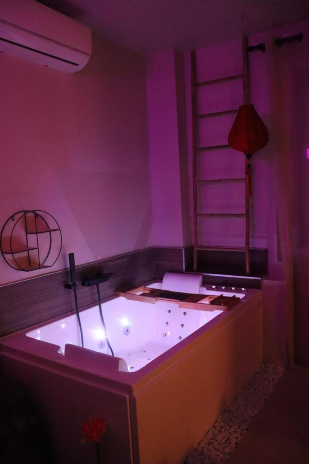 Loveroom Japon Avec Balneotherapie تولون المظهر الخارجي الصورة