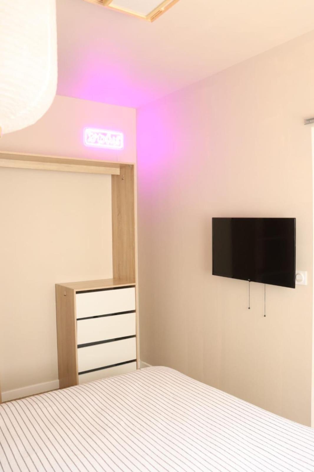 Loveroom Japon Avec Balneotherapie تولون المظهر الخارجي الصورة