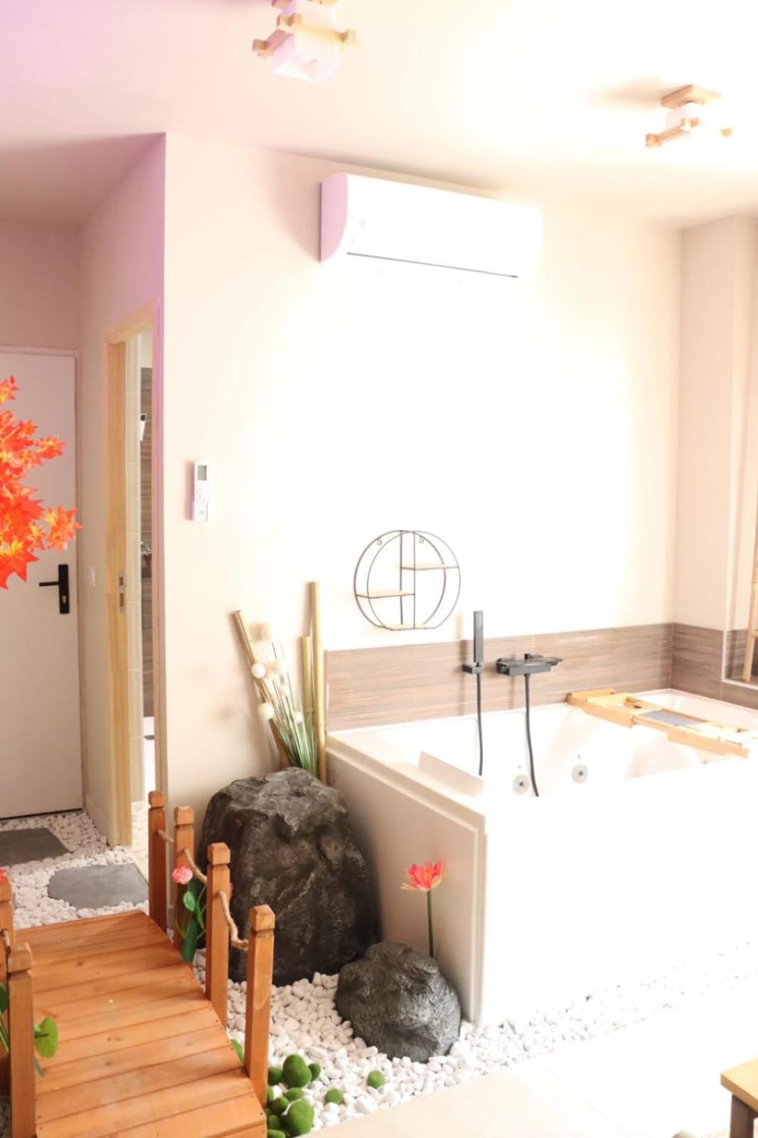 Loveroom Japon Avec Balneotherapie تولون المظهر الخارجي الصورة