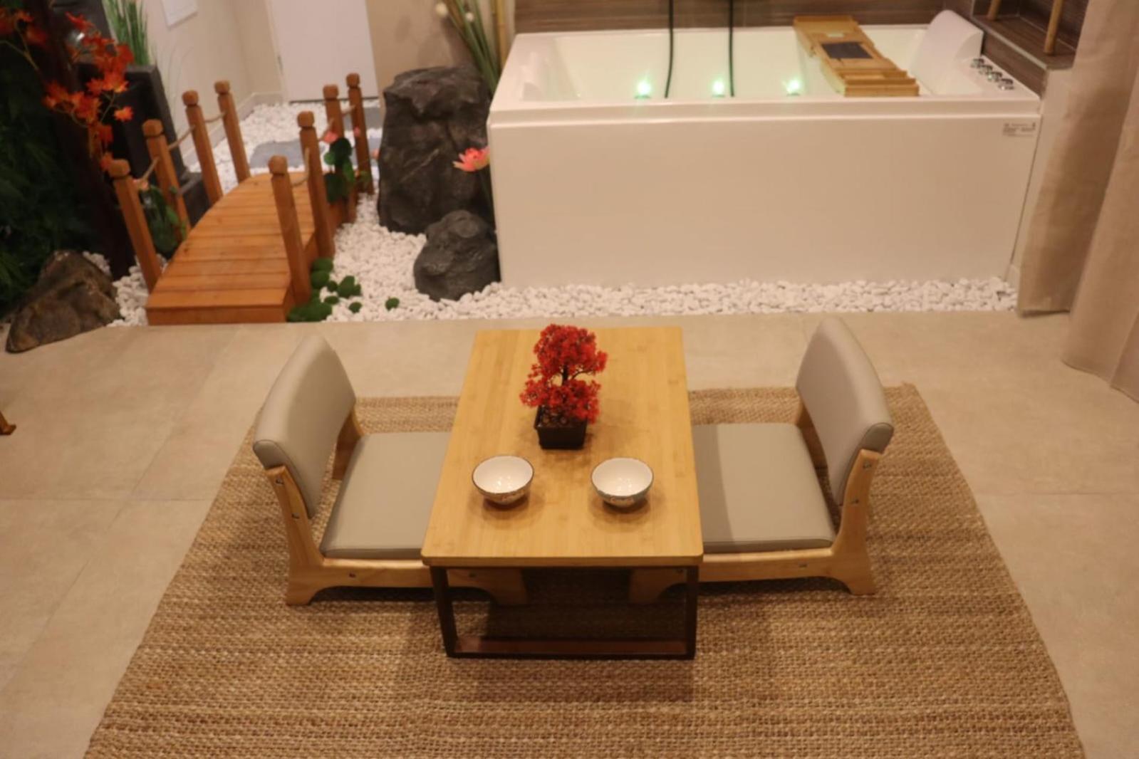 Loveroom Japon Avec Balneotherapie تولون المظهر الخارجي الصورة