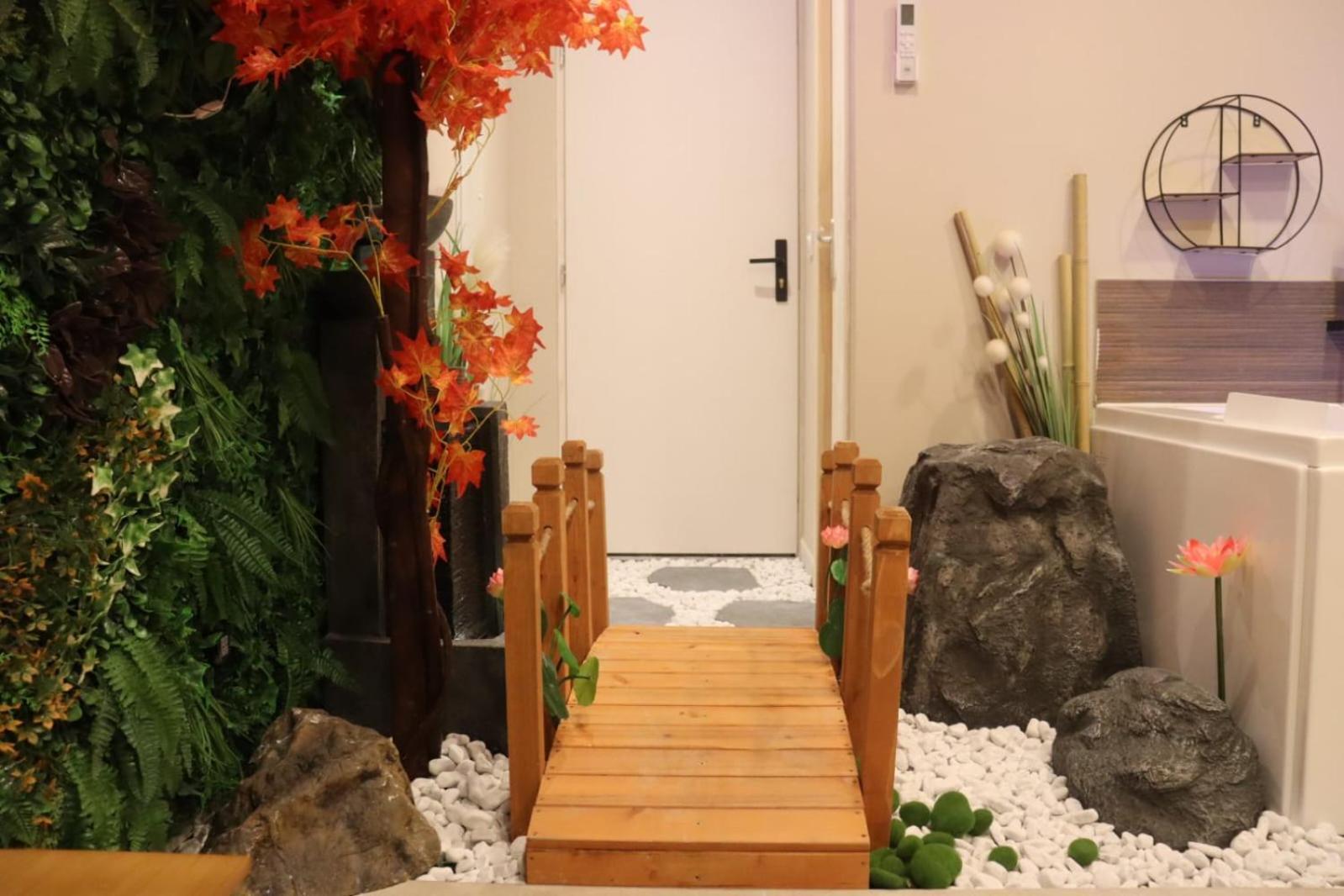Loveroom Japon Avec Balneotherapie تولون المظهر الخارجي الصورة
